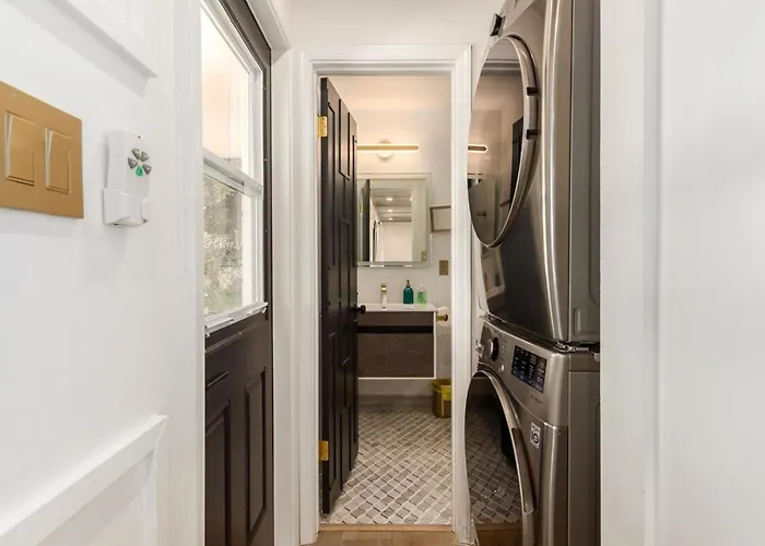 Sophisticated Luxury W Heated Pool, Ev Charger *