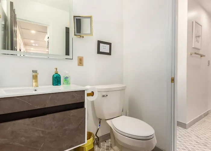 Sophisticated Luxury W Heated Pool, Ev Charger Holiday home