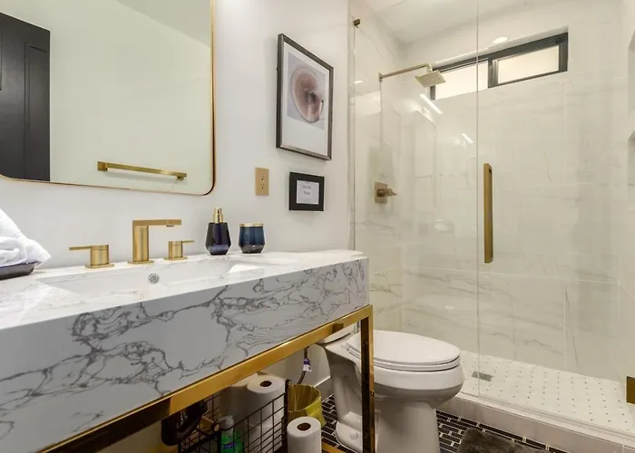 Sophisticated Luxury W Heated Pool, Ev Charger Holiday home