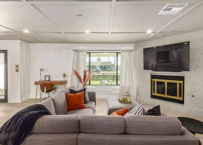 Sophisticated Luxury W Heated Pool, Ev Charger *