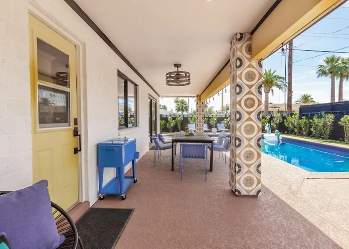 Sophisticated Luxury W Heated Pool, Ev Charger Holiday home