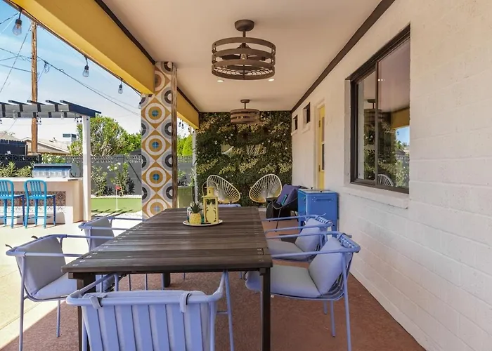 Holiday home Sophisticated Luxury W Heated Pool, Ev Charger